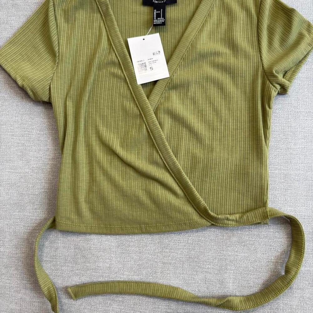 Forever 21 green ribbed crop